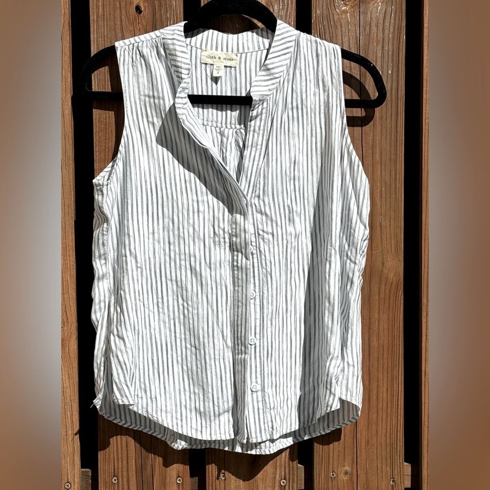Cloth and Stone button-up striped sleeveless blouse. Size small.